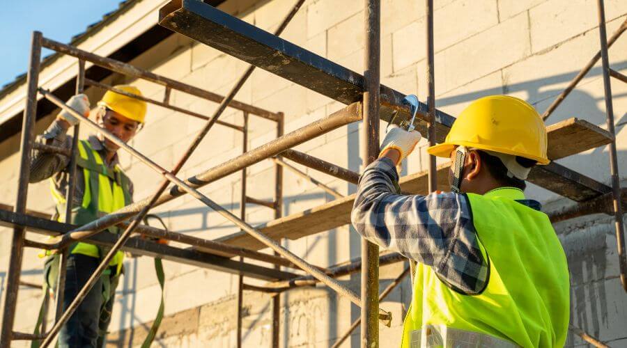 Professional gutter cleaning in Richards, MO